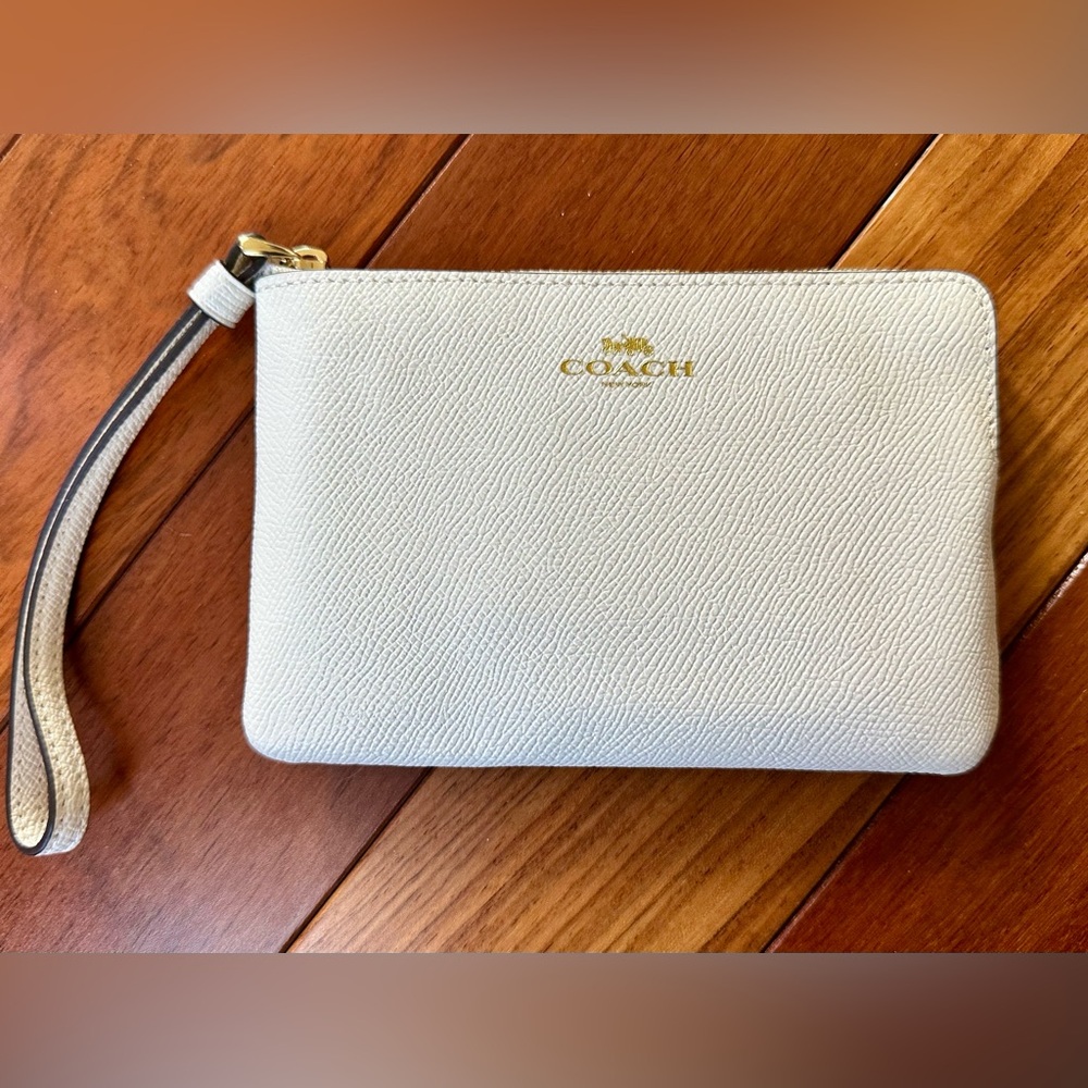 Coach Ivory Pebbled Leather Wristlet NWT - Picture 7 of 10